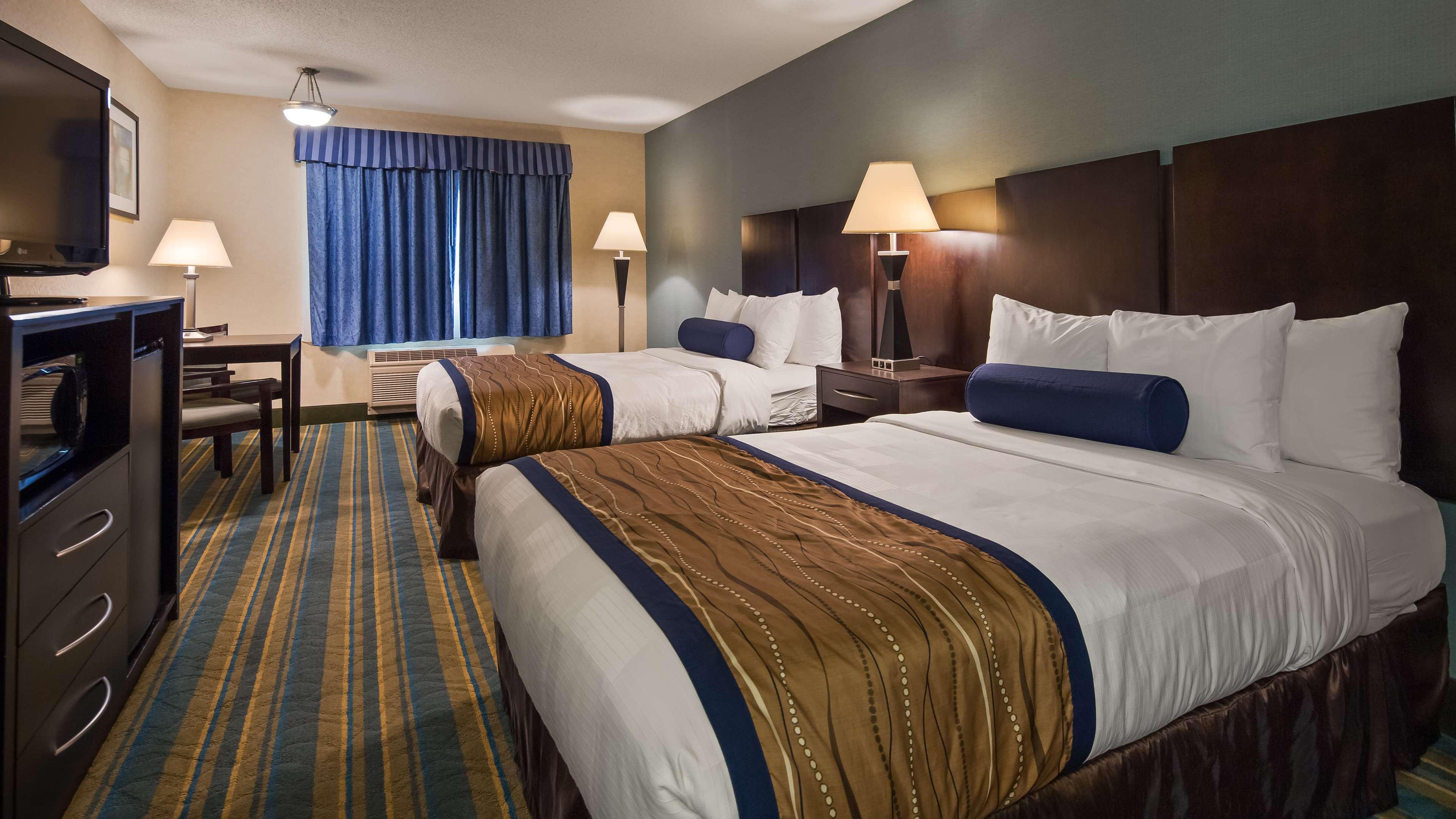 Best Western Plus Berkshire Hills Inn & Suites Pittsfield Exterior photo
