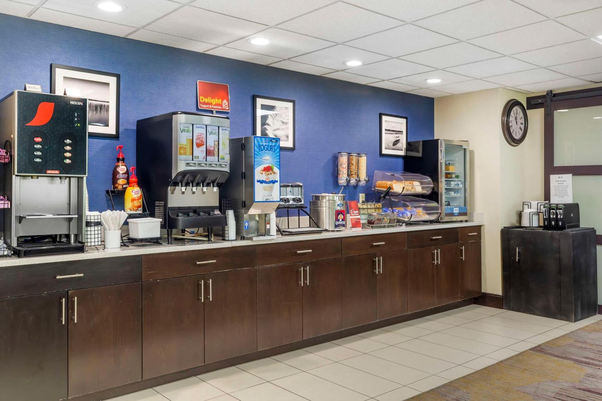 Best Western Plus Berkshire Hills Inn & Suites Pittsfield Exterior photo