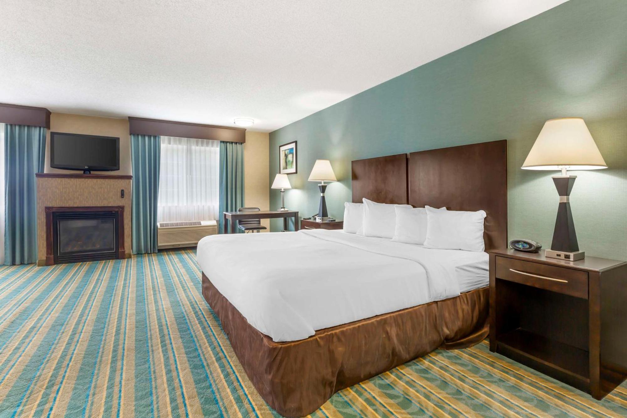 Best Western Plus Berkshire Hills Inn & Suites Pittsfield Exterior photo