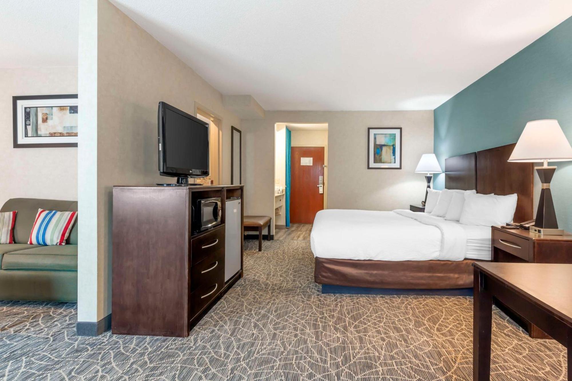 Best Western Plus Berkshire Hills Inn & Suites Pittsfield Exterior photo