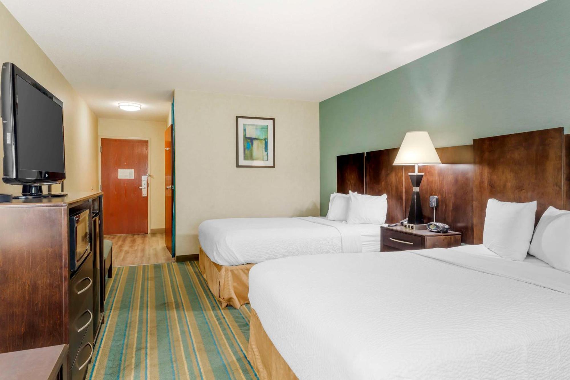 Best Western Plus Berkshire Hills Inn & Suites Pittsfield Exterior photo