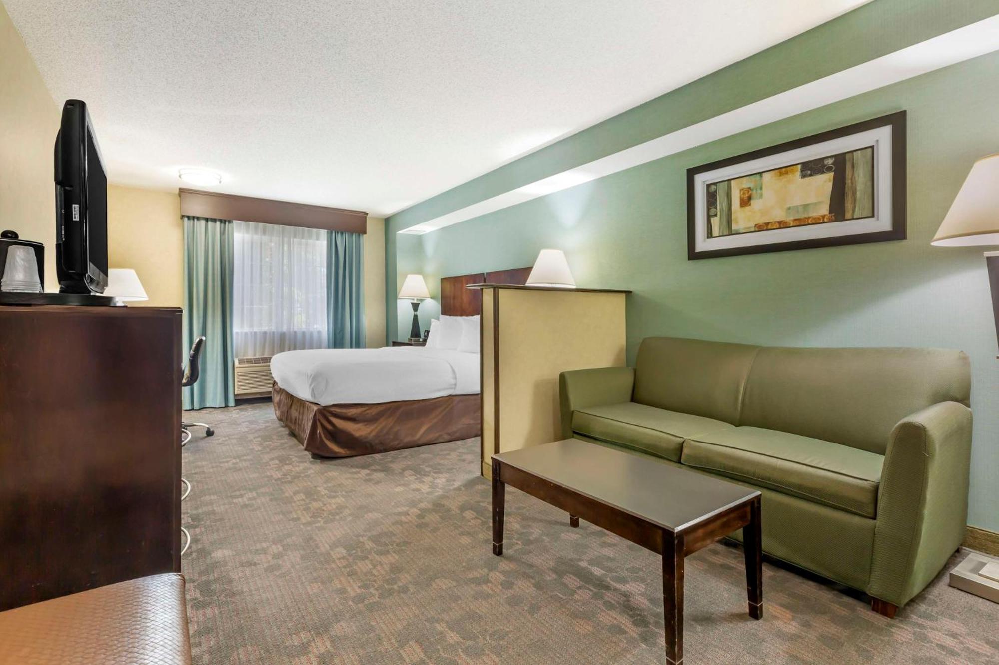 Best Western Plus Berkshire Hills Inn & Suites Pittsfield Exterior photo