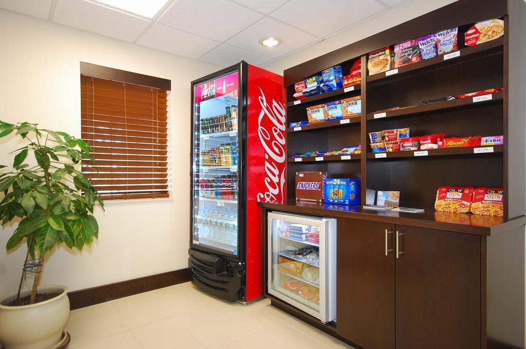 Best Western Plus Berkshire Hills Inn & Suites Pittsfield Facilities photo