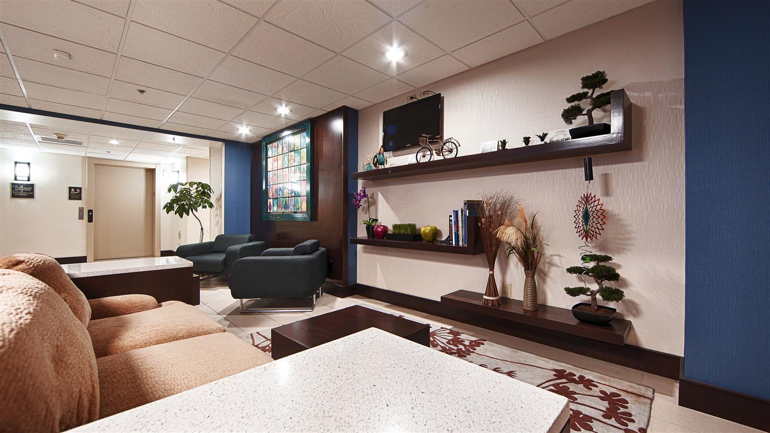 Best Western Plus Berkshire Hills Inn & Suites Pittsfield Exterior photo